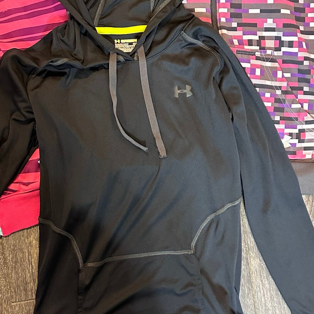 Women’s Under Armour Pullover Bundle - image 2